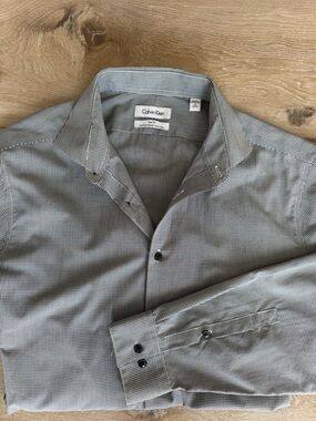 Calvin Klein Men’s Black & White Dress Shirt